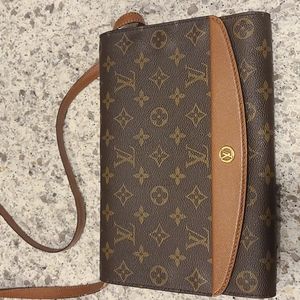 LOUIS VUITTON Monogram Pochette Bordeaux
